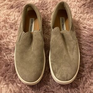 Steve Madden Gills Grey Suede, Size 6.5